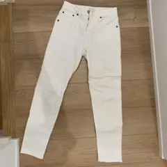 MOUSSY ホワイト スリムフィット デニムパンツ