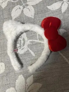 ハローキティ風カチューシャ 白/赤