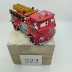 223 カーズ　トミカ　マック　クラシックタイプ