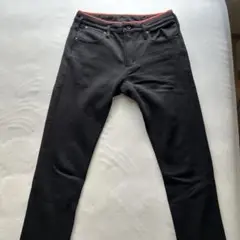 カジュアルサイクルパンツ 黒 赤アクセント