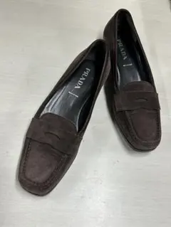 PRADA ダークブラウン スエード ローファー