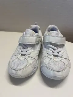 【お買い得】ホワイトキッズシューズ ベルクロストラップ付き 19cm