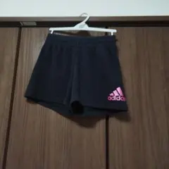美品 adidas ハーフパンツ ブラック ピンク