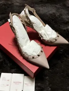 VALENTINO ヴァレンチノ フラットパンプス ロックスタッズ ポインテッドトゥ パンプス レザー ブラック ロックスタッズ