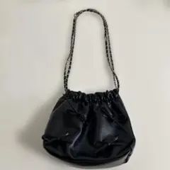 リボン装飾 ブラック 巾着型ショルダーバッグ　新品、未使用品