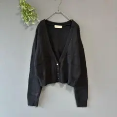 ダズリン［F］上品ナチュラル◎フラワーボタン◎ショート丈◎Vネックカーディガン