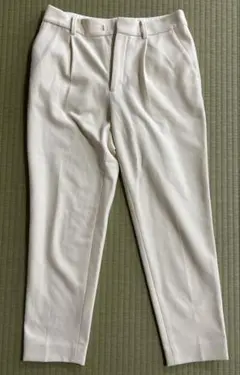 アイボリー スラックス センタープレス　白　パンツ　ズボン　ポケット付　Sサイズ