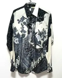 新品未使用　RIANTY BATIK 長袖シャツ 孔雀柄 XLのサムネイル