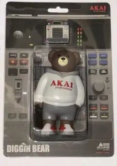KNICK KNACKS DIGGIN' BEAR × AKAI - メルカリ