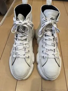希少未使用】 Dsquared2 ハイカット スニーカー スタッズ レザー 穴 