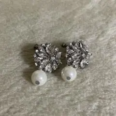 【フラワービジュー×パール イヤリング】 シルバー 結婚式 お呼ばれ