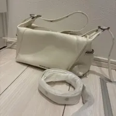 チャールズアンドキース　Xylia ザイリア ホーボーバッグ