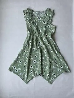 新品未使用　花柄ノースリーブワンピース（グリーン）　12y