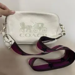 【大幅値下げ中！】COACH ショルダーバッグ ホワイト 馬車ロゴ
