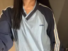 【RT-46706 様専用】adidas 水色 Vネック ナイロンジャケット