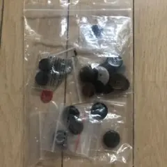 プラスチック製ボタンセット 黒 赤 白