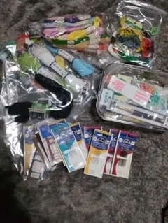 多色刺繍糸と針の裁縫セット