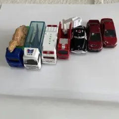 トミカ　7台　ミニカーセット 恐竜トラック付き