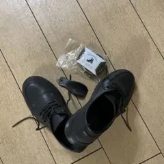 ブラックレザー レースアップシューズ