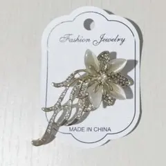 【新品】花モチーフ シルバーブローチ