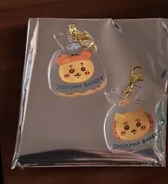 ちいかわ カニちゃん 古本屋 シーサー　ちいかわベーカリー チャーム