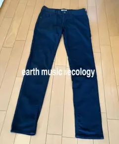 earth music &ecology★スキニーパンツ　64 黒　仕事着