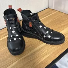 美品　JSハートレーベル軽量牛革パンチングブーツ　ブラック　２４.０ ４Ｅ