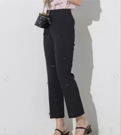 新品　QUEENS COURT リボンモチーフ付き テーパードパンツ ブラック
