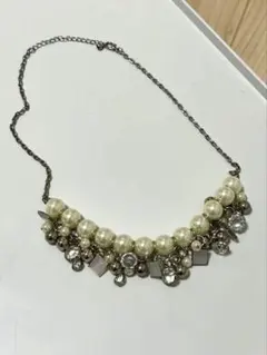 個性的　大ぶり　ビジュー　ネックレス