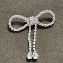 ドロップ　ラインストーン　リボン　ブローチ　セレモニー　結婚式　キラキラ　揺れる