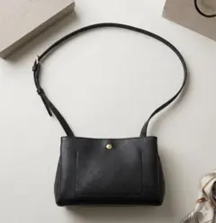 黒 レザー ショルダーバッグ ブラック バッグ ファッション