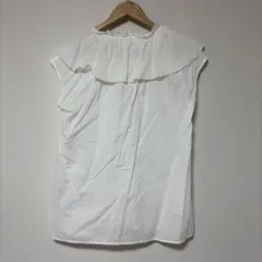 nano ノースリーブ　シャツ　ホワイト　白　フリル　ブラウス