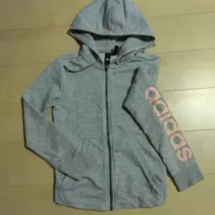 adidasパーカー　女の子