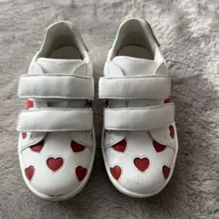 GUCCI ハート型穴あきスニーカー キッズサイズ