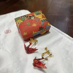 折り鶴イヤリング　樹脂