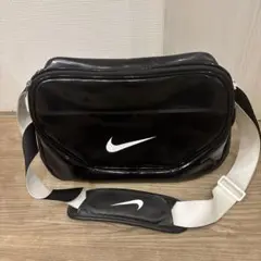 Nike ブラック ショルダーバッグ