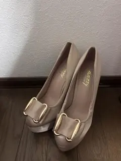 ピンヒール パンプス