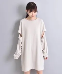 ベージュ オーバーサイズ トレーナー　スウェット　ワンピース　チュニック　Sのサムネイル