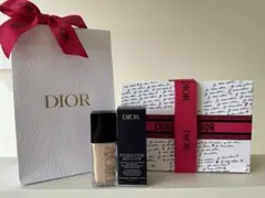 新製品 ディオール フォーエヴァー フルイド スキン グロウ 0CR