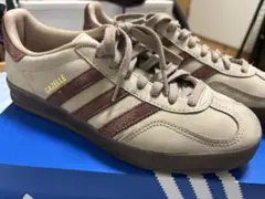 adidas GAZZLLE INDOOR JQ8387のサムネイル