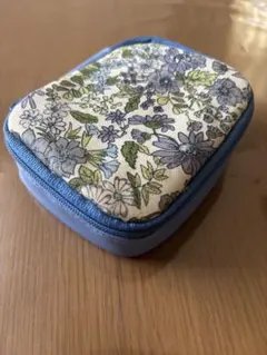 リバティープリント小物入れ