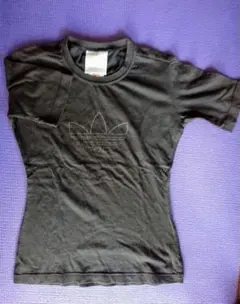 adidas 黒 Tシャツ ロゴ刺繍