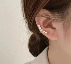 新品未使用　パール付きゴールド　イヤーカフ