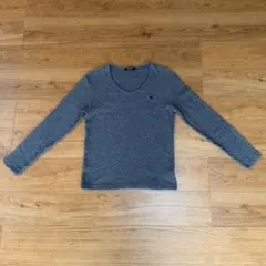 vネックセーター