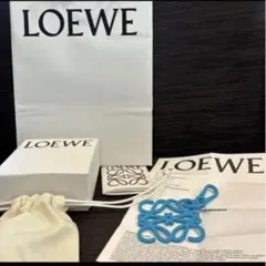 新品正規品　LOEWE ロエベ アナグラム チャーム キーホルダー &おまけ付きのサムネイル