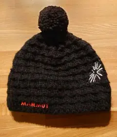 MAMMUT マムート　ポンポン付き黒ニット帽