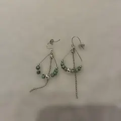 緑色ビーズのフープピアス