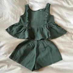 ダークグリーン フリル付きトップスとショートパンツセット 100cm モス