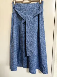 APC 花柄フレアスカート36サイズのサムネイル