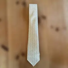 ネクタイ　シルク100% フェラガモ　イエロー
